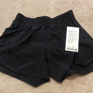 NWT Lululemon Black Track That MR Short 5’ Lined